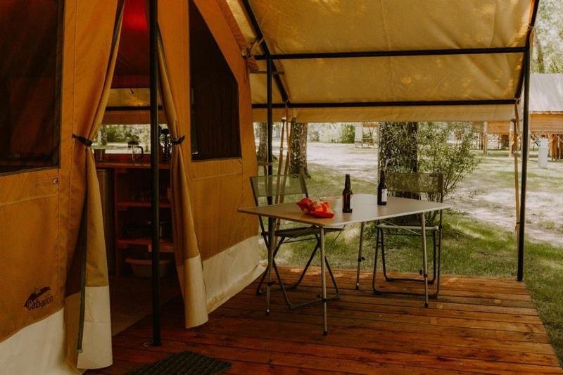 Camping Onlycamp Les Deux Rives 拉尼翁 外观 照片